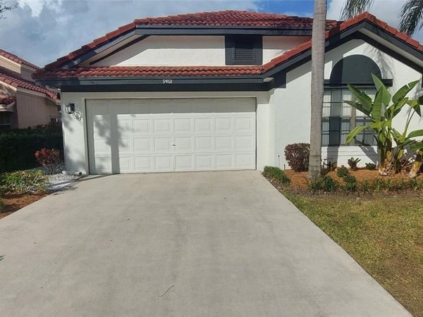 9401 NW 18th Drive, Plantation, FL 33322