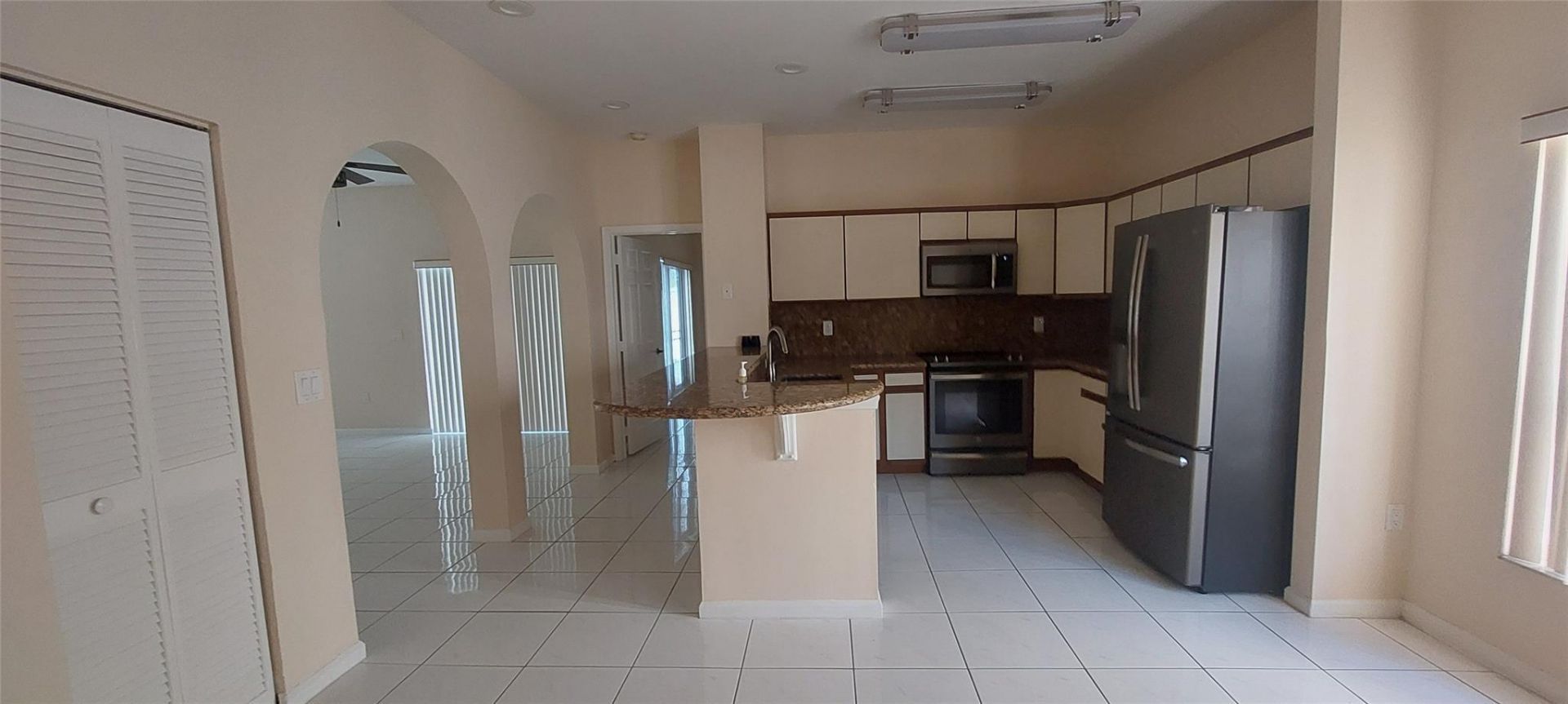 9401 NW 18th Drive, Plantation, FL 33322 Photo