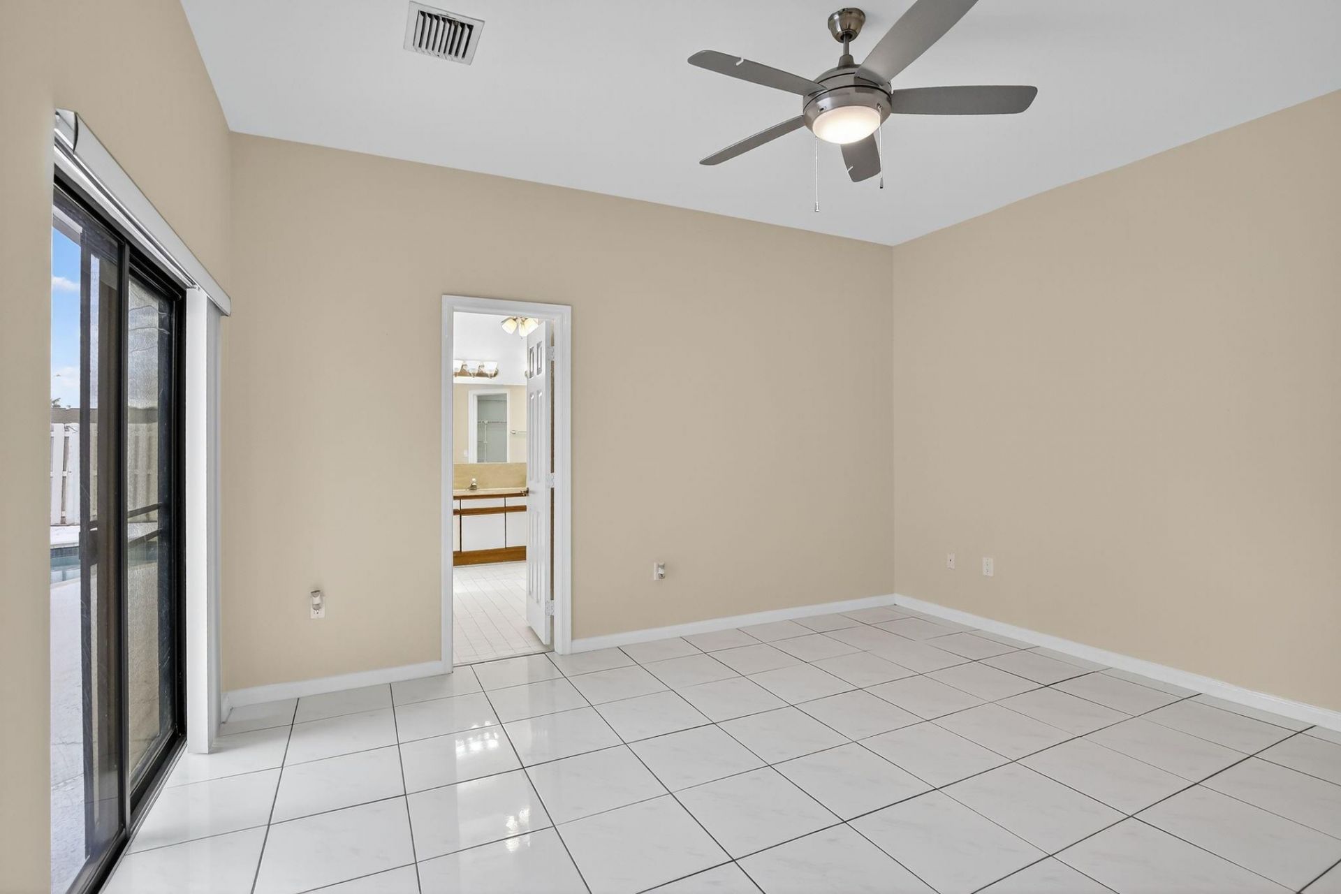 9401 NW 18th Drive, Plantation, FL 33322 Photo