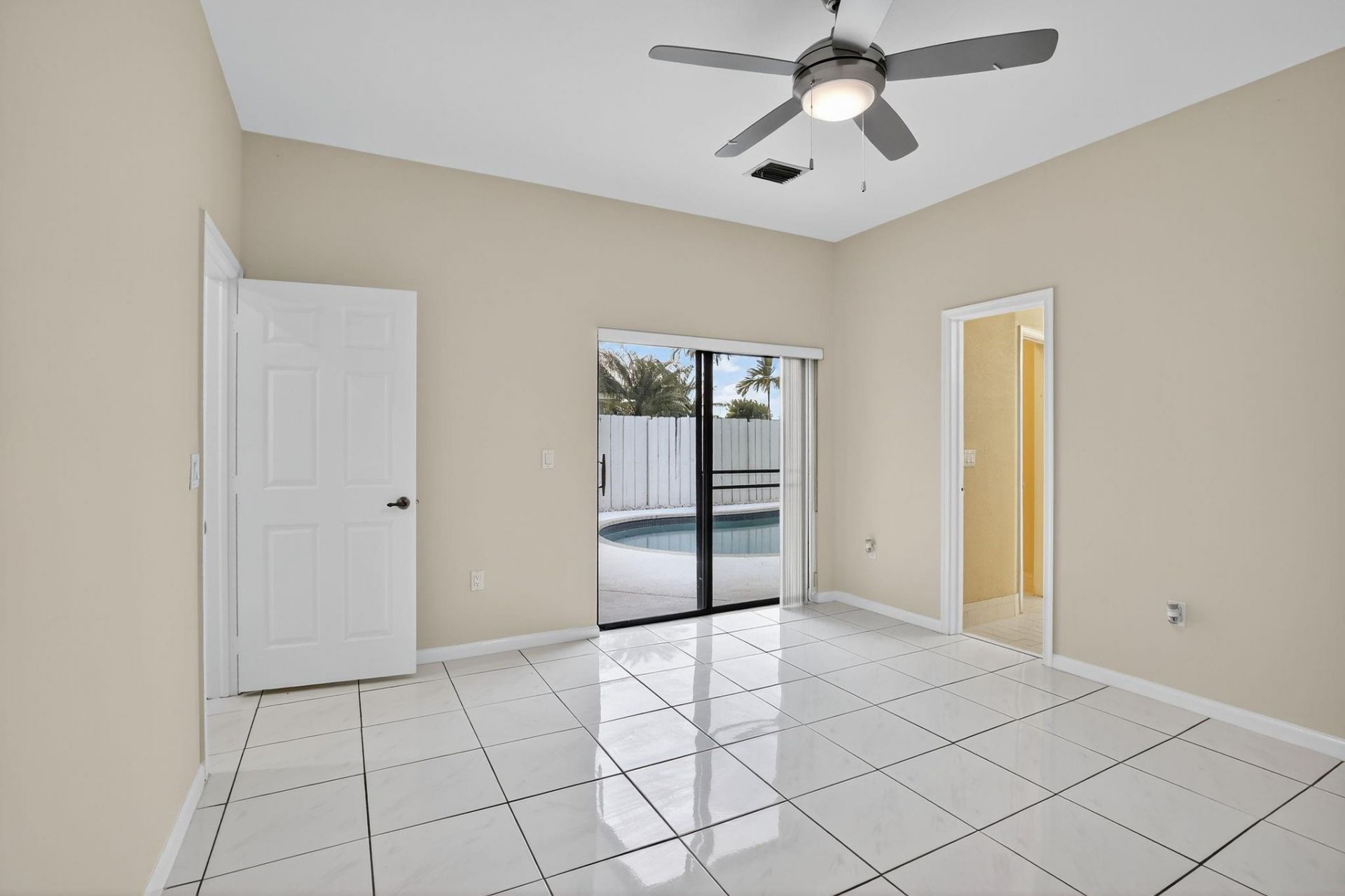 9401 NW 18th Drive, Plantation, FL 33322 Photo