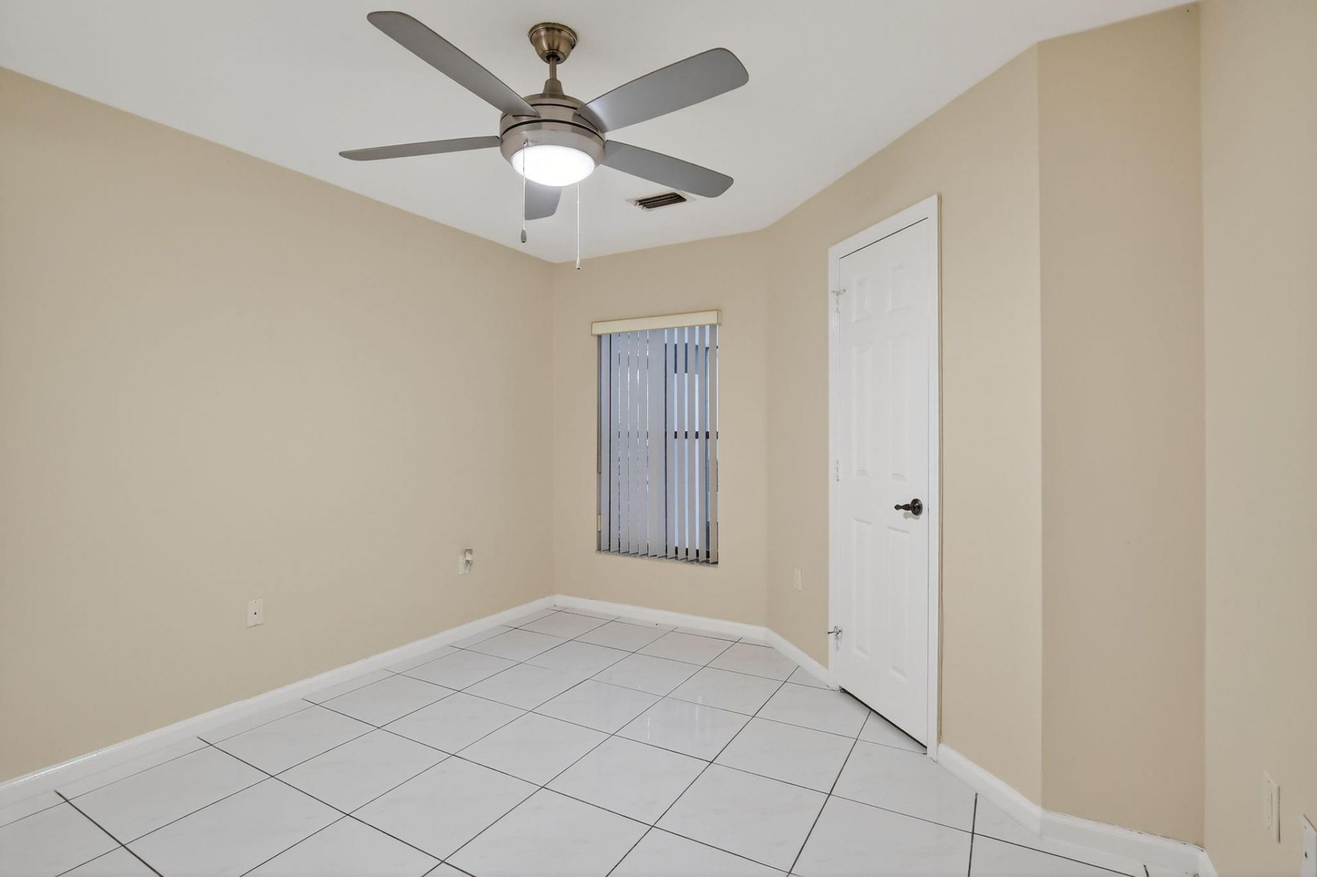 9401 NW 18th Drive, Plantation, FL 33322 Photo