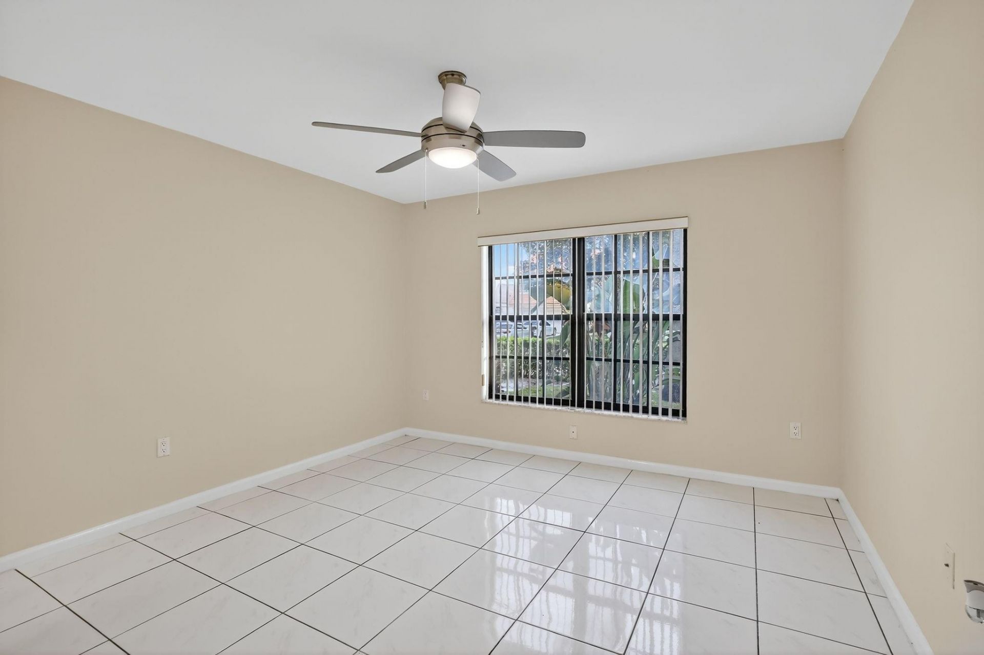 9401 NW 18th Drive, Plantation, FL 33322 Photo