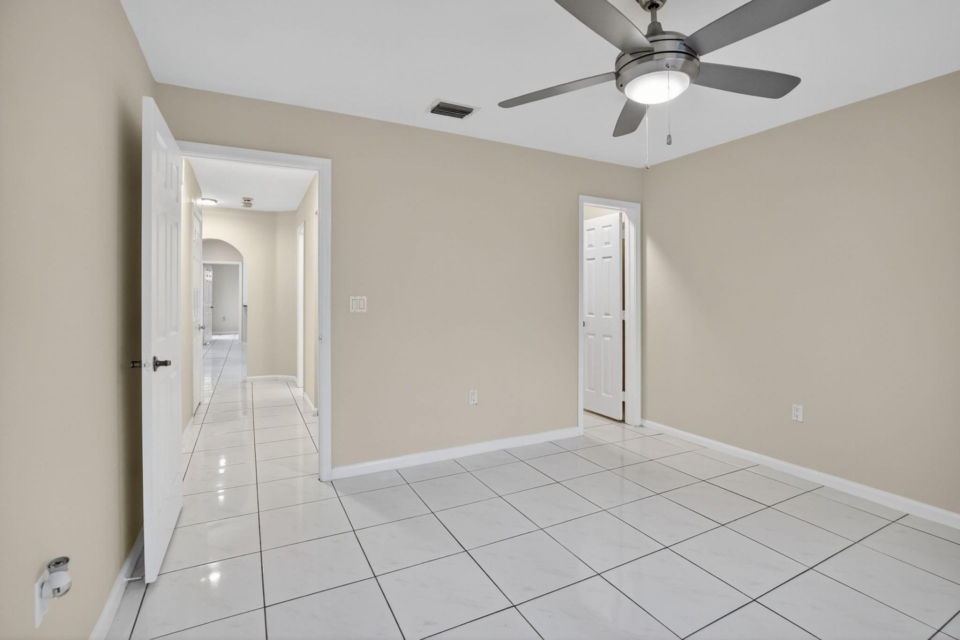9401 NW 18th Drive, Plantation, FL 33322 Photo