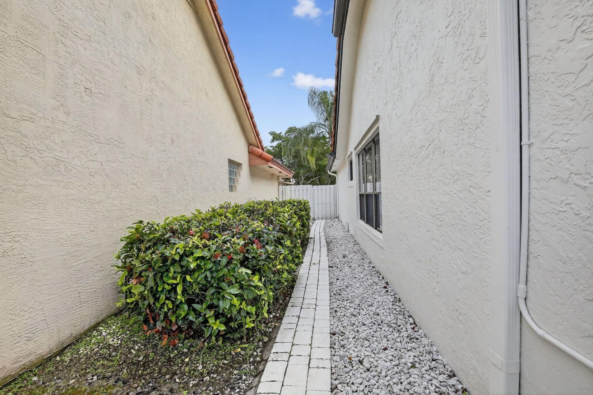 9401 NW 18th Drive, Plantation, FL 33322 Photo
