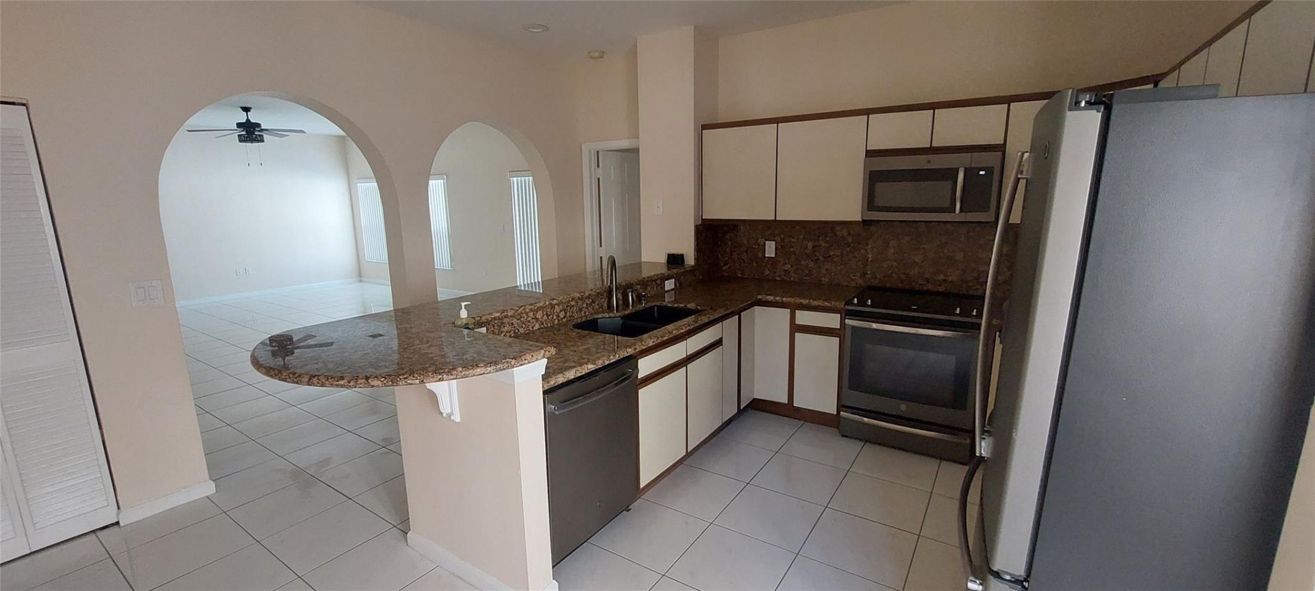 9401 NW 18th Drive, Plantation, FL 33322 Photo