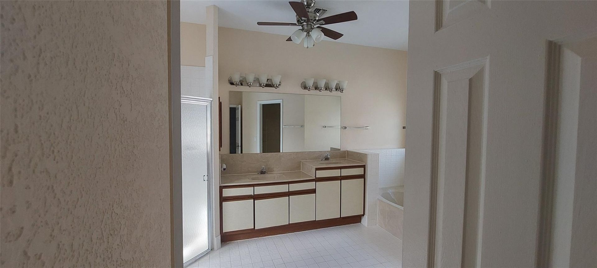 9401 NW 18th Drive, Plantation, FL 33322 Photo