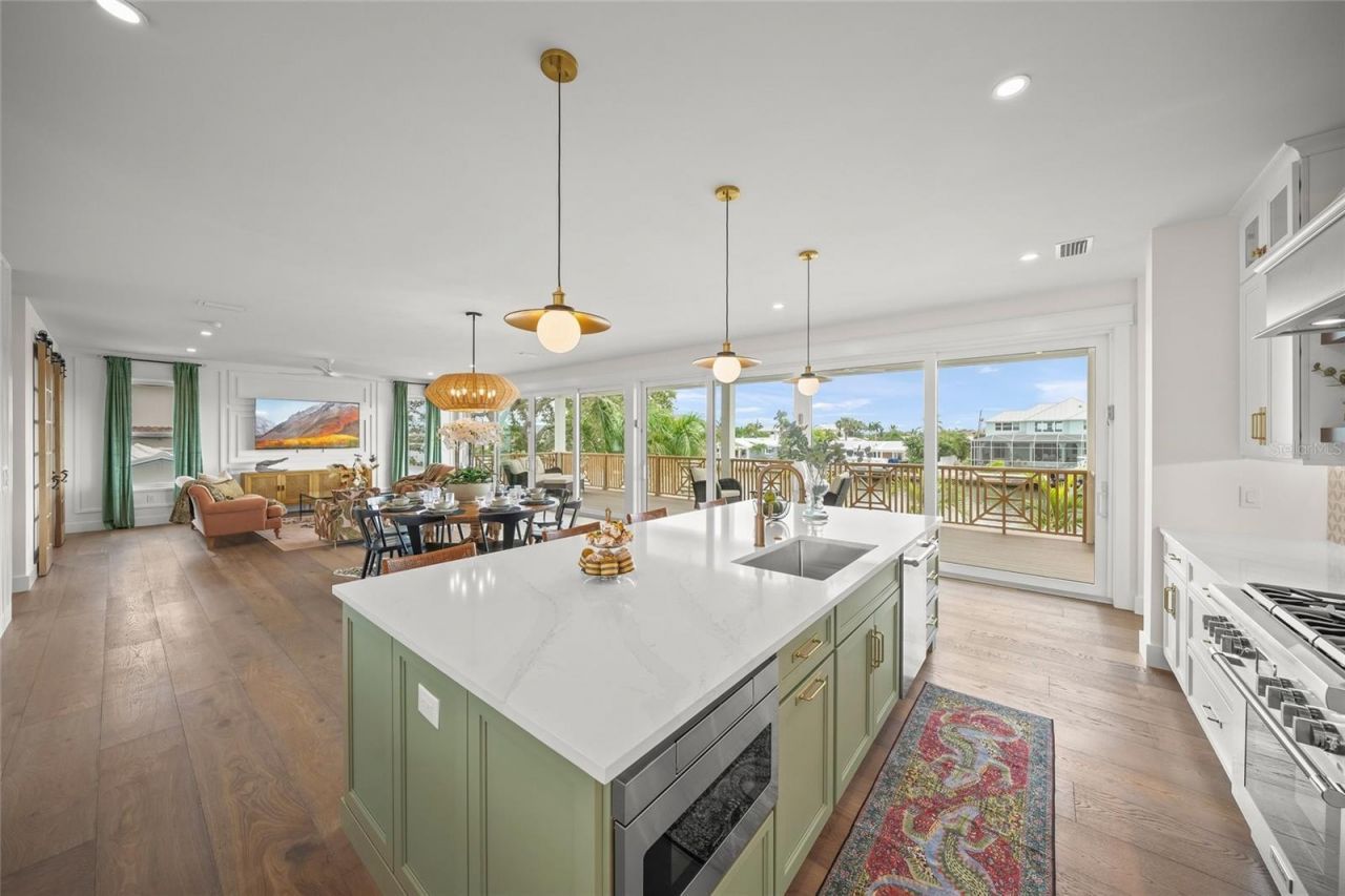 525 68th Street, Holmes Beach, FL 34217 Photo