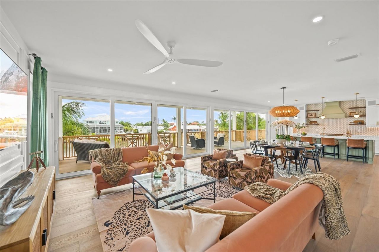 525 68th Street, Holmes Beach, FL 34217 Photo