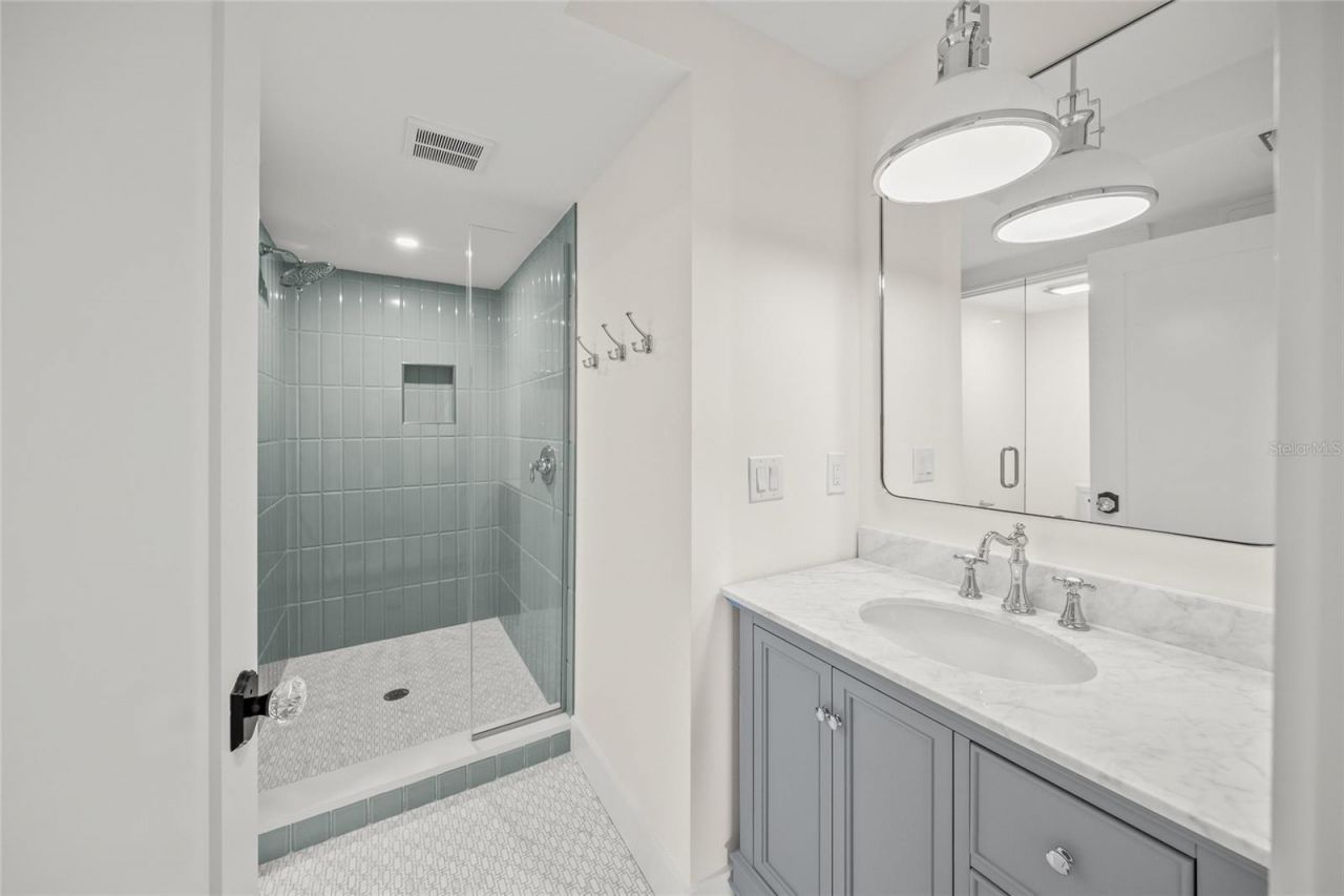 525 68th Street, Holmes Beach, FL 34217 Photo