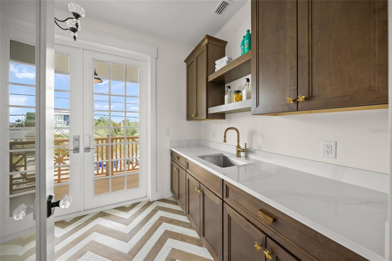 525 68th Street, Holmes Beach, FL 34217 Photo