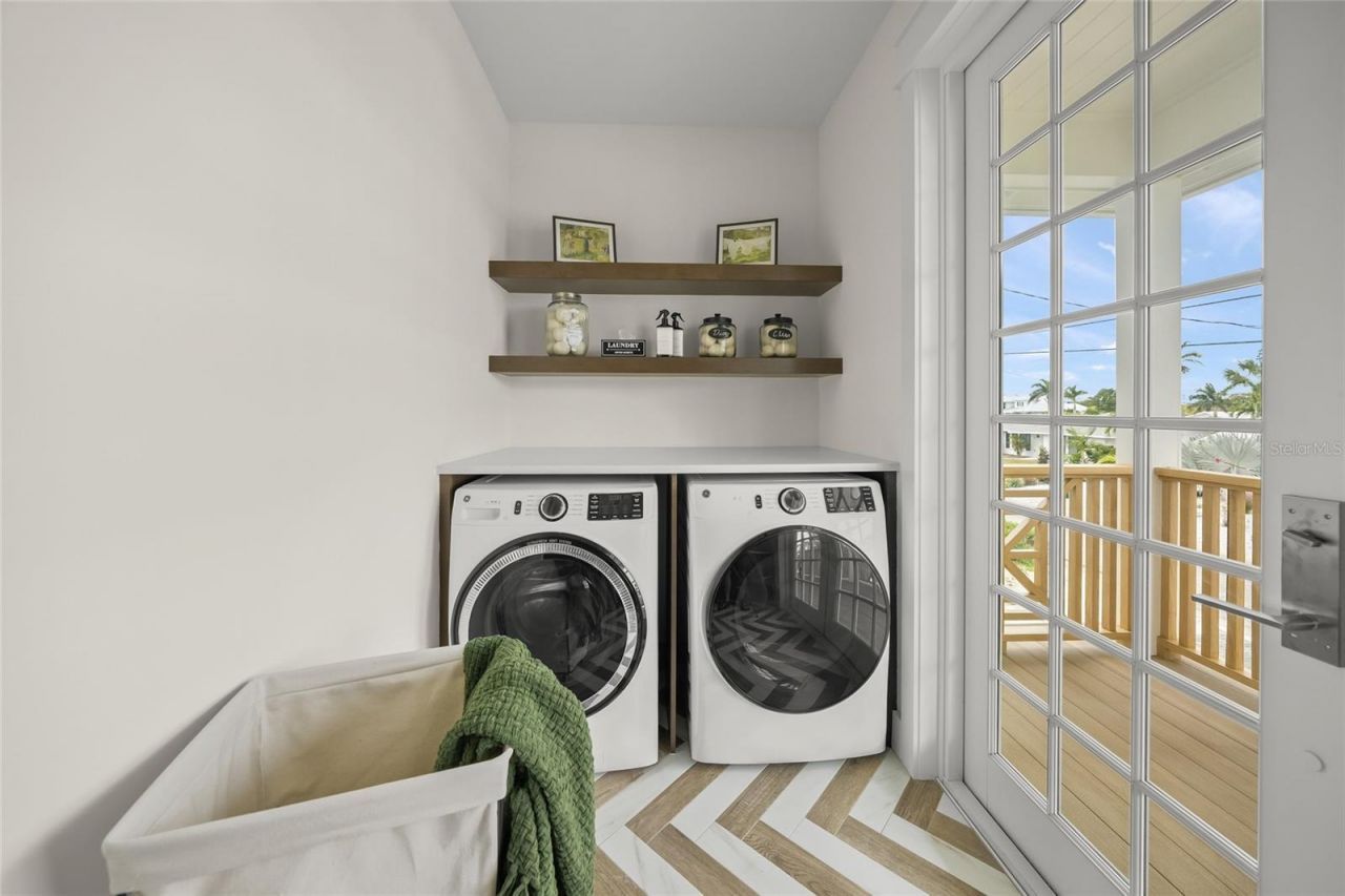 525 68th Street, Holmes Beach, FL 34217 Photo