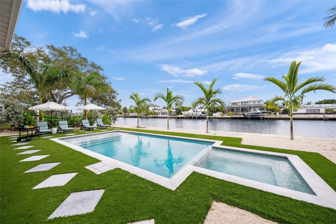 525 68th Street, Holmes Beach, FL 34217 Photo