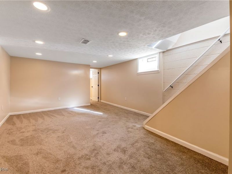 5714 Wichita Avenue, Cleveland, OH 44144 Photo 18