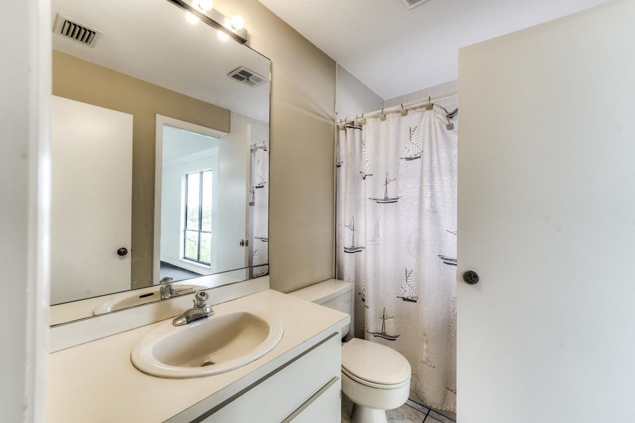 1149 Periwinkle Way, Unit 2, Sanibel, FL 33957 Photo