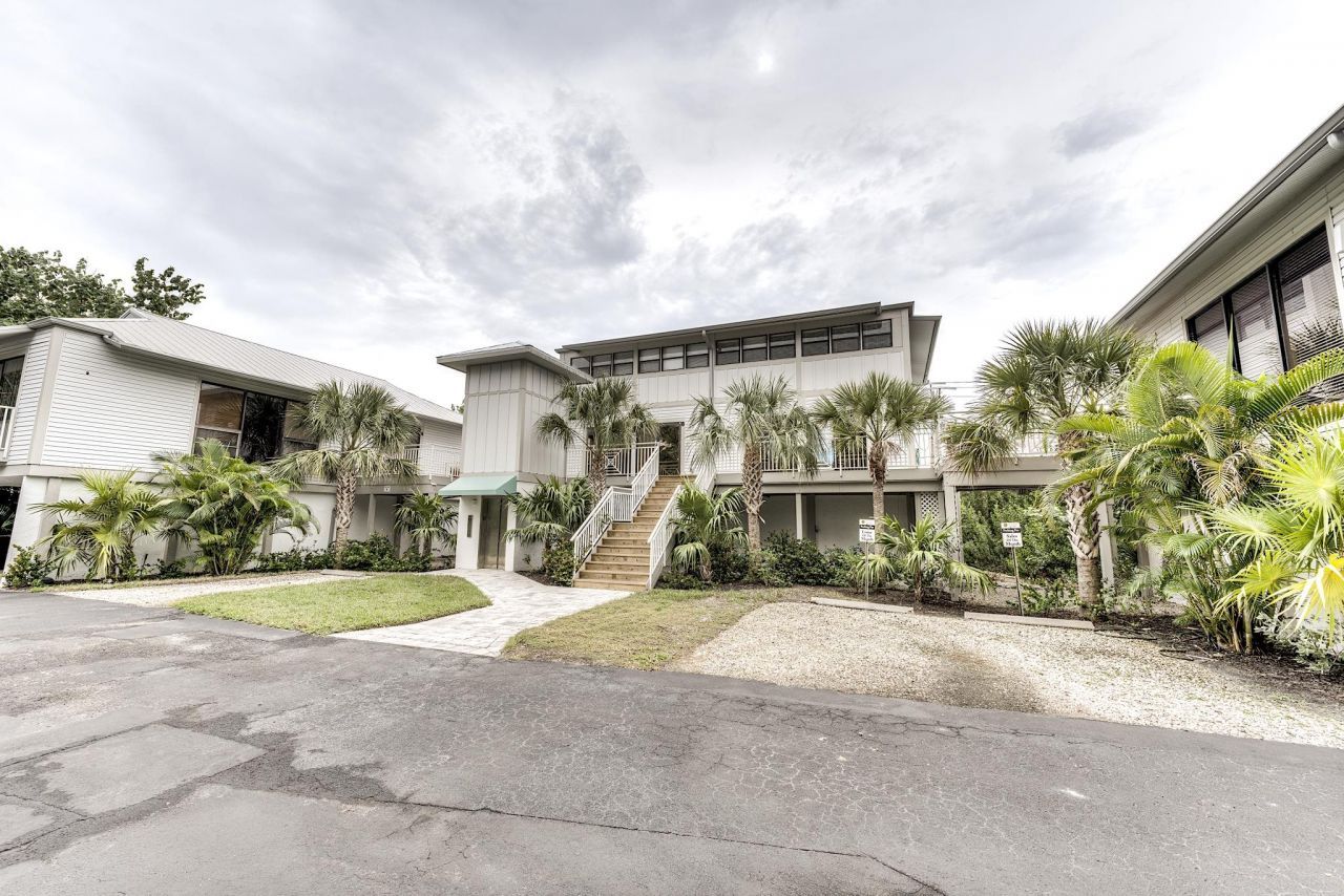 1149 Periwinkle Way, Unit 2, Sanibel, FL 33957 Photo