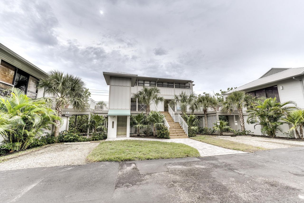 1149 Periwinkle Way, Unit 2, Sanibel, FL 33957 Photo