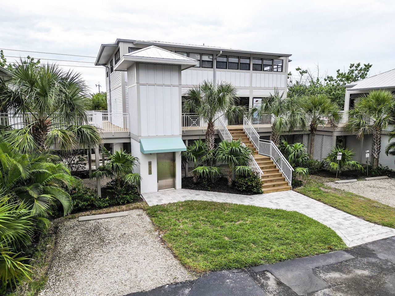 1149 Periwinkle Way, Unit 2, Sanibel, FL 33957 Photo