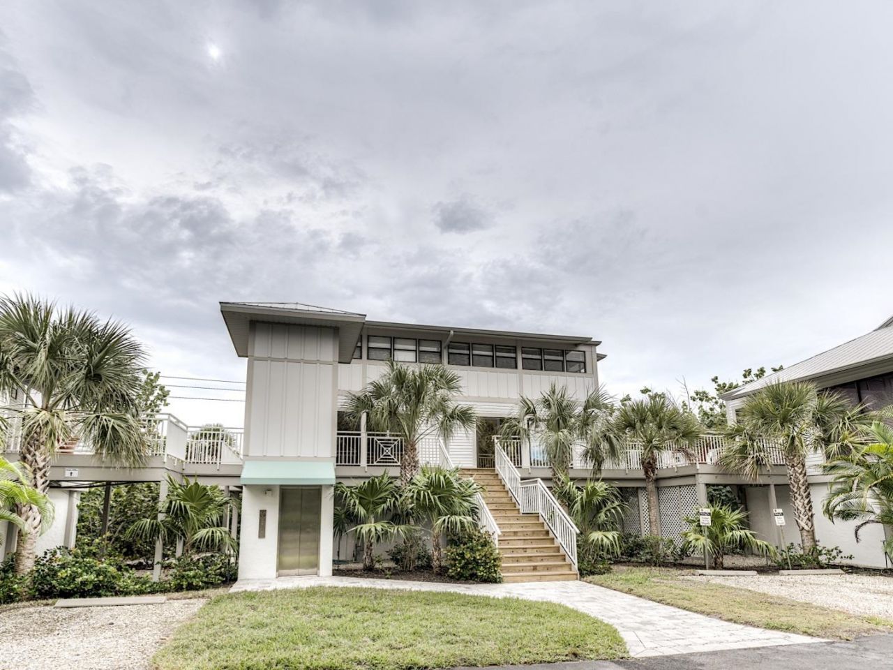 1149 Periwinkle Way, Unit 2, Sanibel, FL 33957 Photo