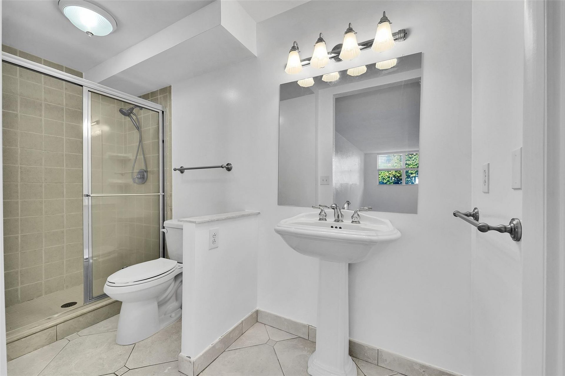 1239 Hillsboro Mile, Unit 109, Hillsboro Beach, FL 33062 Photo