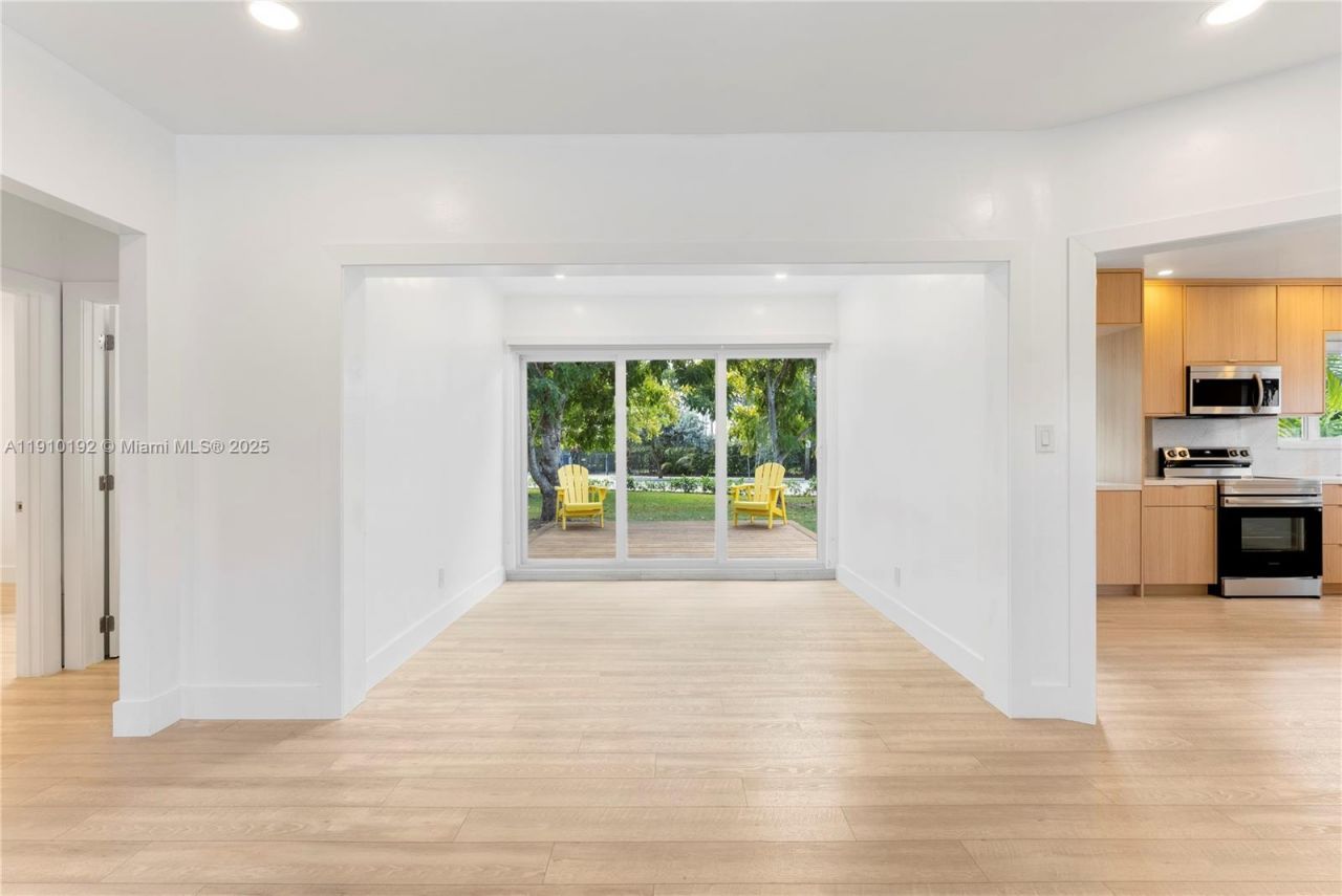 810 NW 7th St, Miami, FL 33136 Photo