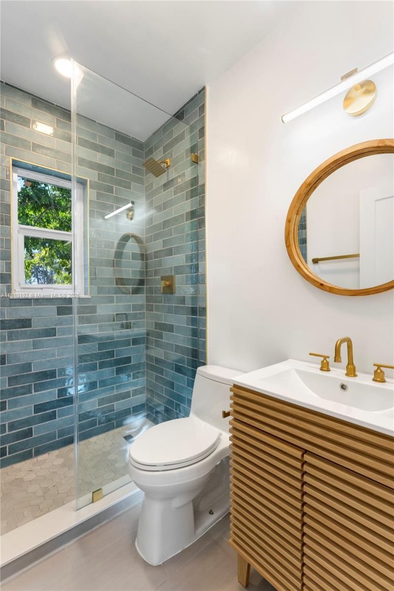 810 NW 7th St, Miami, FL 33136 Photo