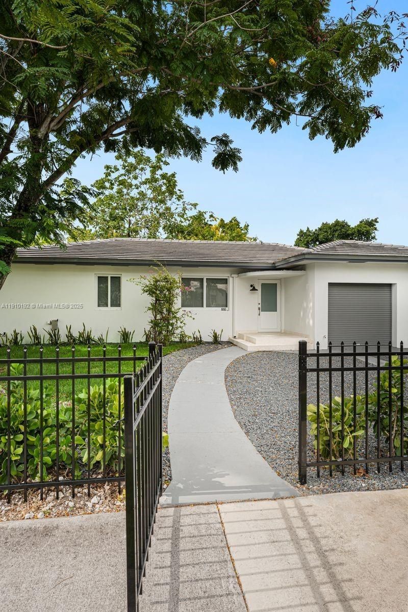 810 NW 7th St, Miami, FL 33136 Photo