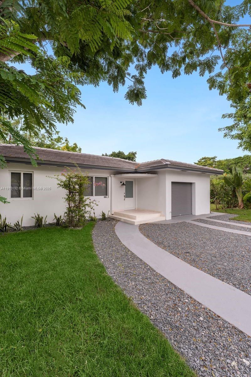 810 NW 7th St, Miami, FL 33136 Photo