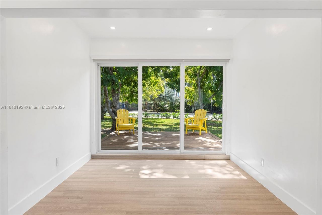 810 NW 7th St, Miami, FL 33136 Photo