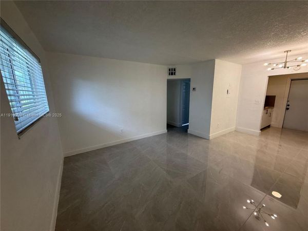 1251 NW 61st St, Unit 5, Miami, FL 33142