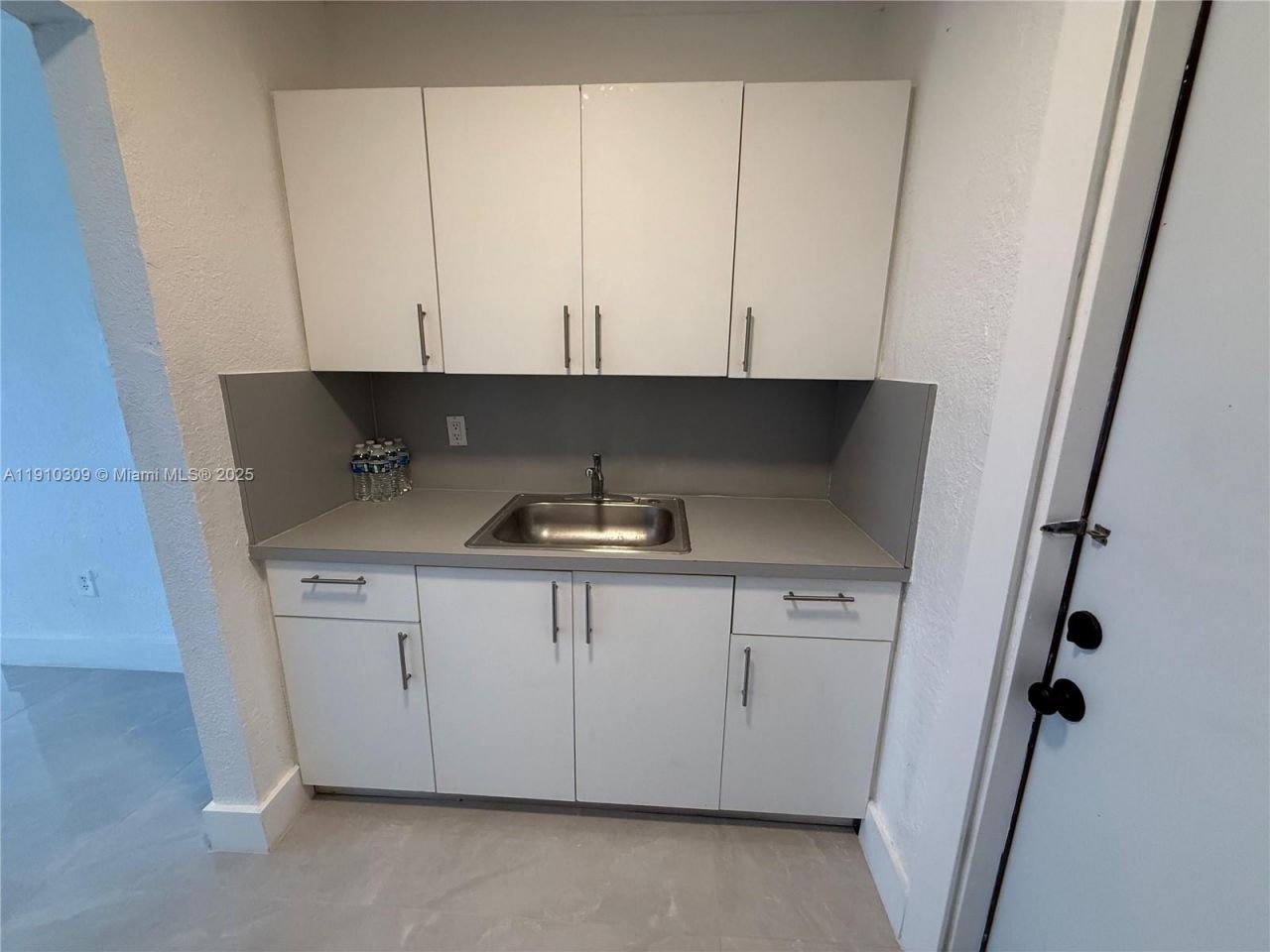 1251 NW 61st St, Unit 5, Miami, FL 33142 Photo