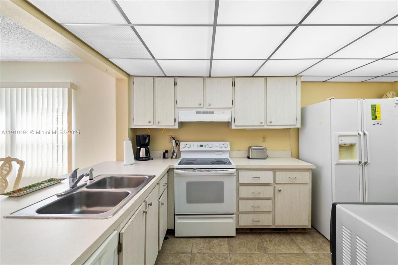 1087 Forest Lakes Drive, Unit 309, Naples, FL 34105 Photo