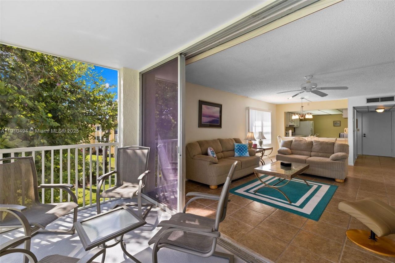 1087 Forest Lakes Drive, Unit 309, Naples, FL 34105 Photo