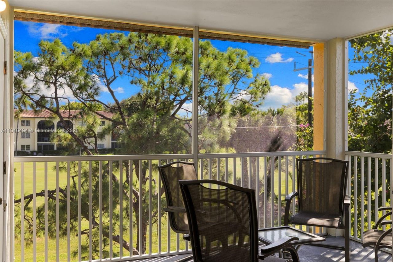 1087 Forest Lakes Drive, Unit 309, Naples, FL 34105 Photo