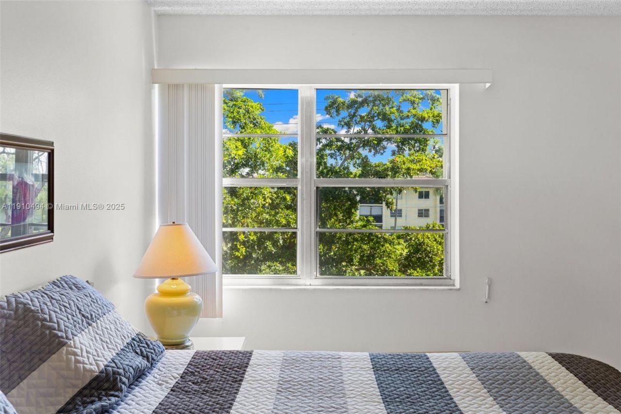 1087 Forest Lakes Drive, Unit 309, Naples, FL 34105 Photo
