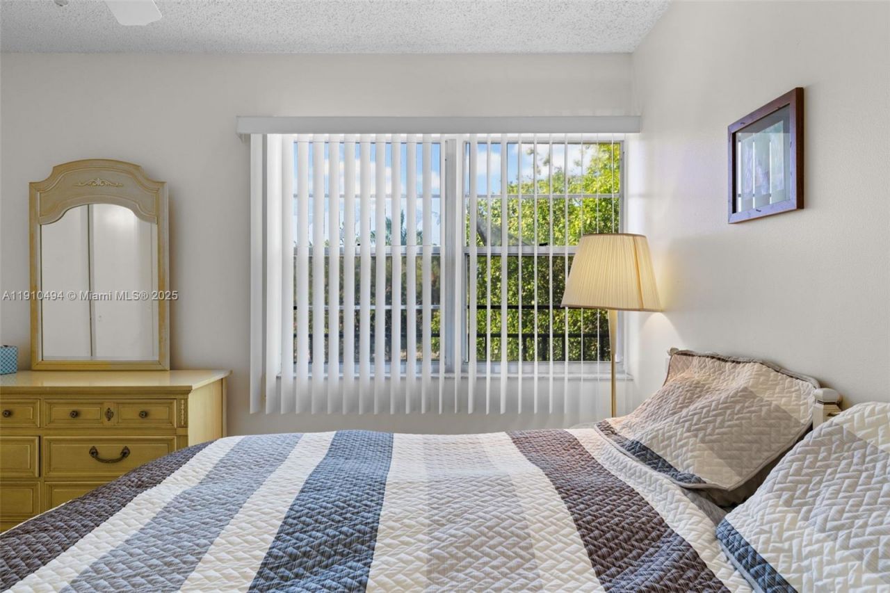 1087 Forest Lakes Drive, Unit 309, Naples, FL 34105 Photo