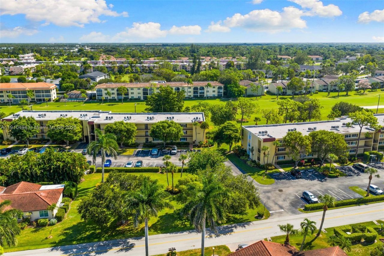 1087 Forest Lakes Drive, Unit 309, Naples, FL 34105 Photo
