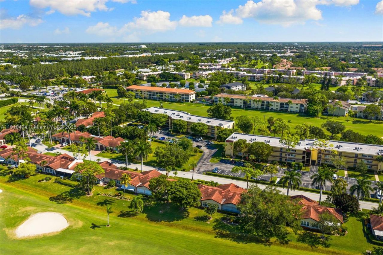 1087 Forest Lakes Drive, Unit 309, Naples, FL 34105 Photo