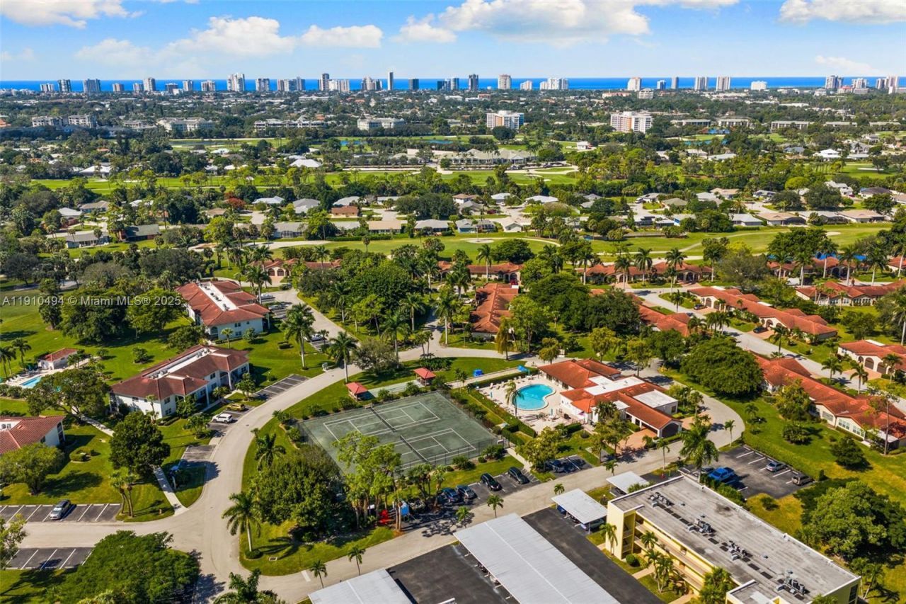1087 Forest Lakes Drive, Unit 309, Naples, FL 34105 Photo