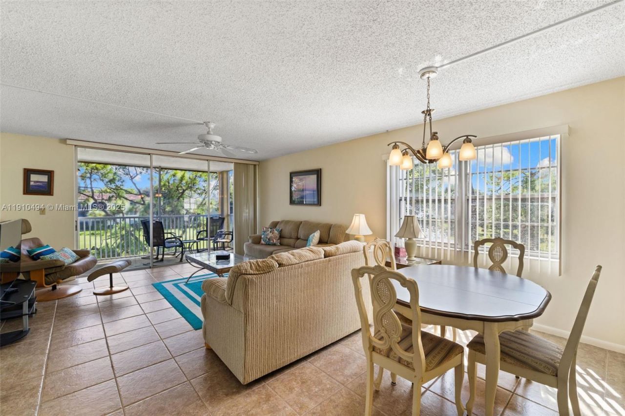 1087 Forest Lakes Drive, Unit 309, Naples, FL 34105 Photo