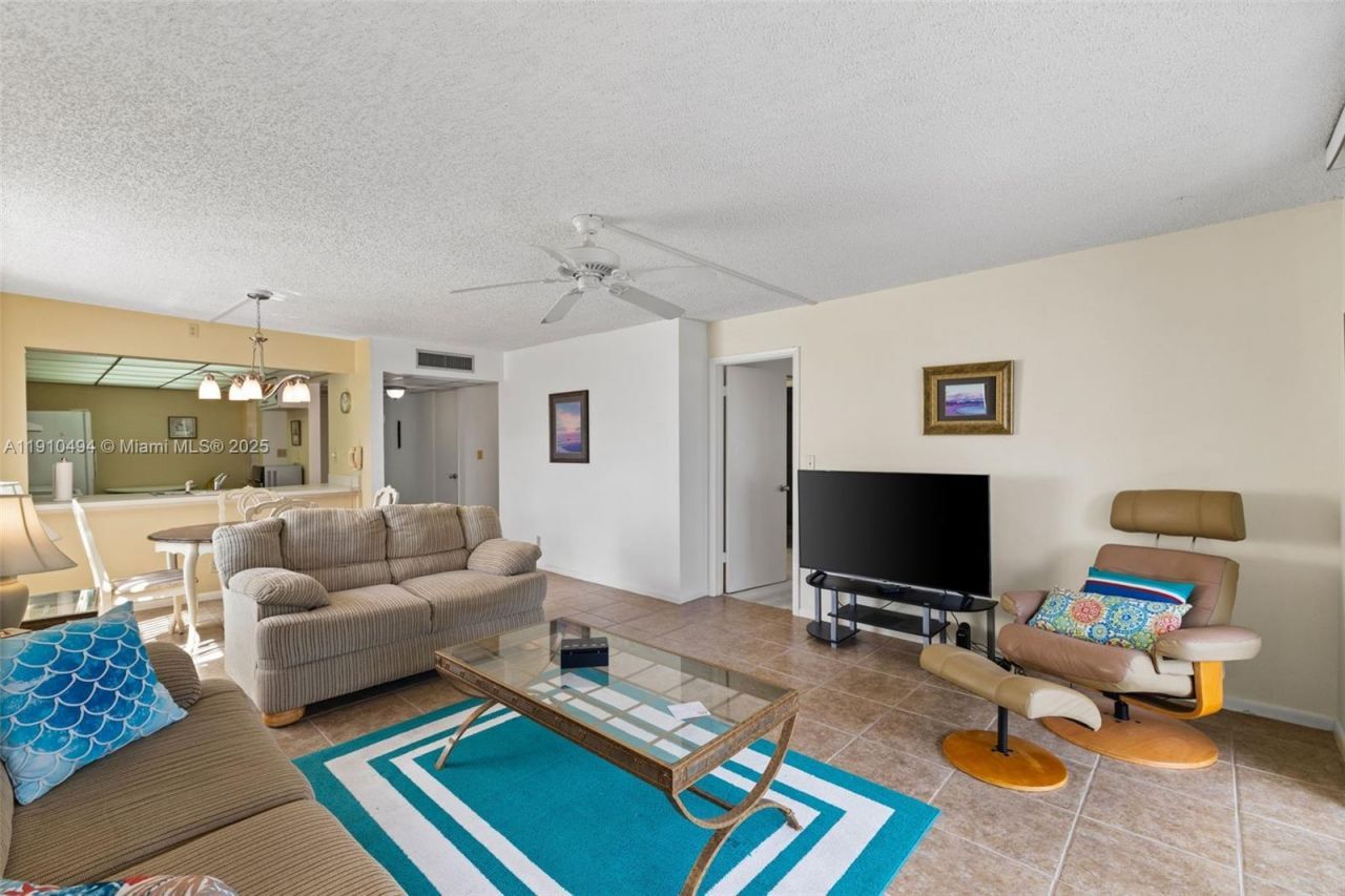 1087 Forest Lakes Drive, Unit 309, Naples, FL 34105 Photo