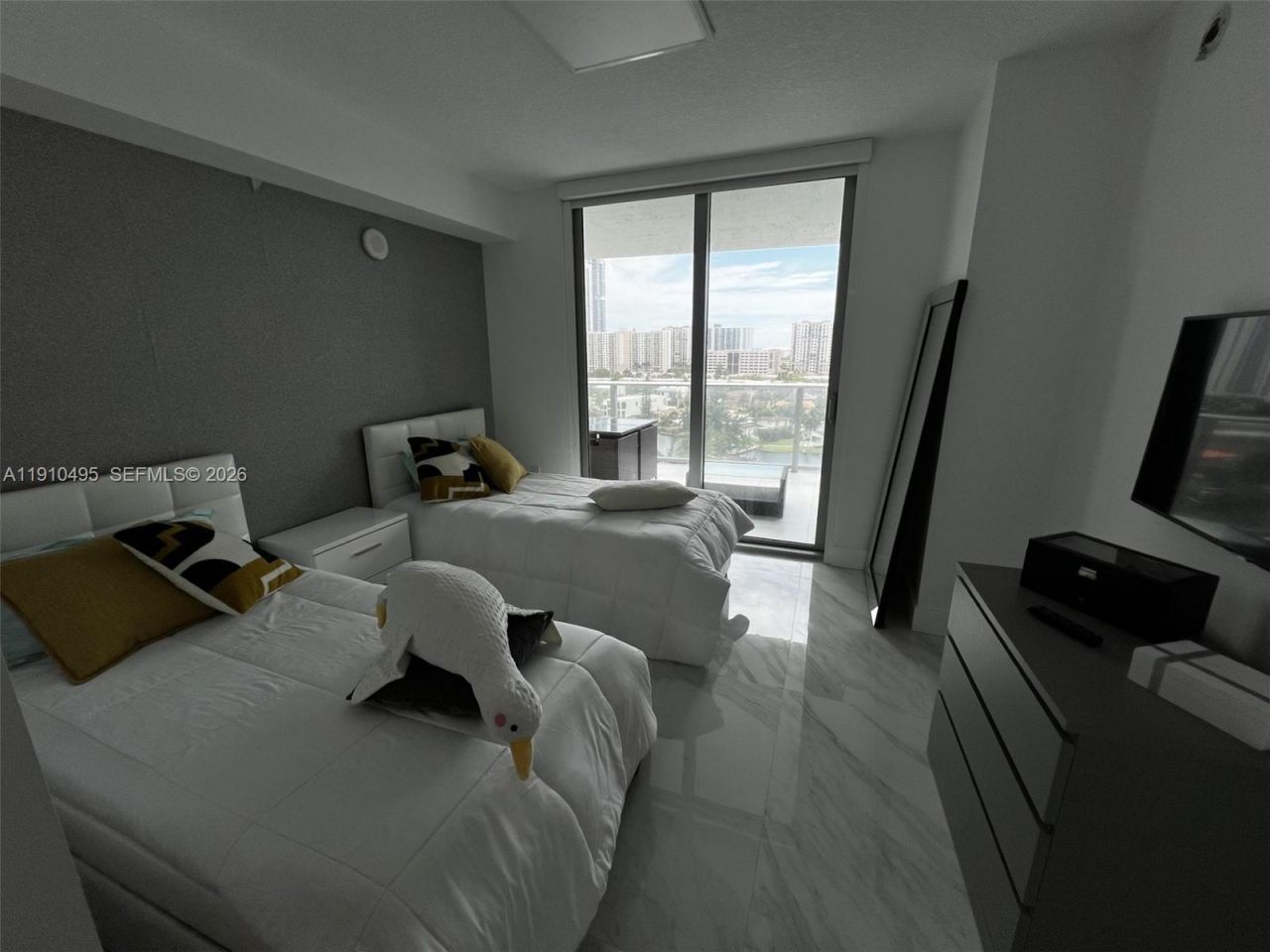 330 Sunny Isles Blvd, Unit 5-1008, Sunny Isles Beach, FL 33160 Photo