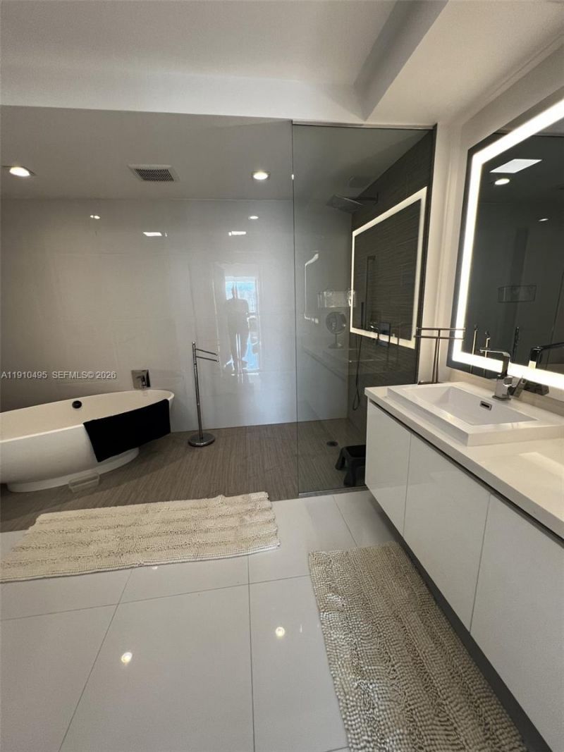 330 Sunny Isles Blvd, Unit 5-1008, Sunny Isles Beach, FL 33160 Photo