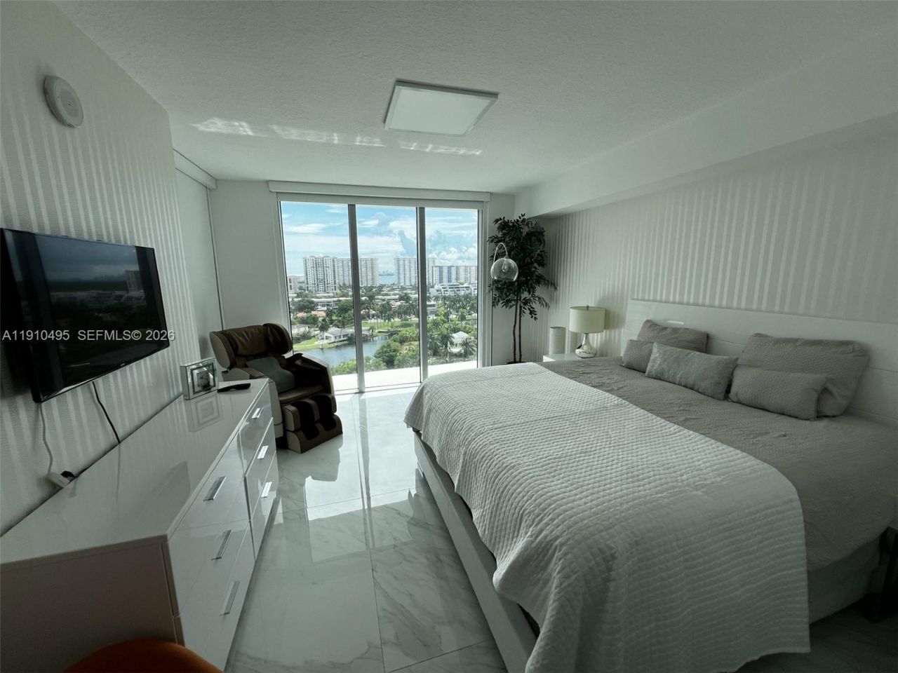 330 Sunny Isles Blvd, Unit 5-1008, Sunny Isles Beach, FL 33160 Photo