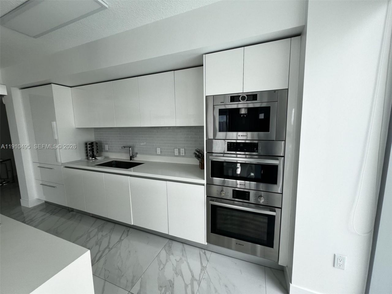 330 Sunny Isles Blvd, Unit 5-1008, Sunny Isles Beach, FL 33160 Photo