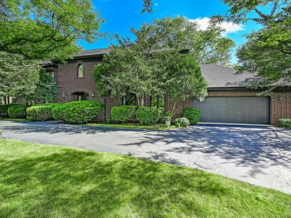 107 Stirrup Lane, Burr Ridge, IL 60527