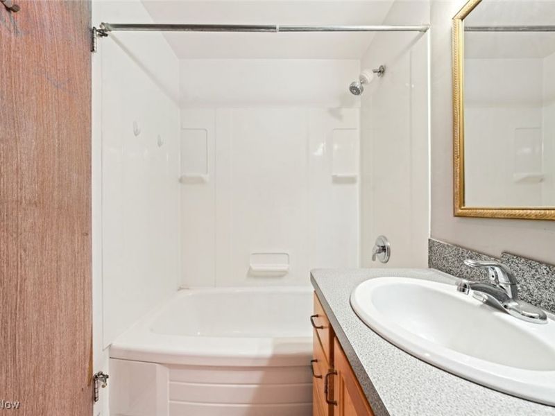 12520 Edgewater Drive, Unit 608, Lakewood, OH 44107 Photo 33