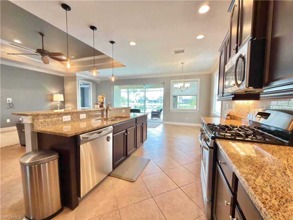 3940 Otter Bend Cir, Fort Myers, FL 33905 Photo
