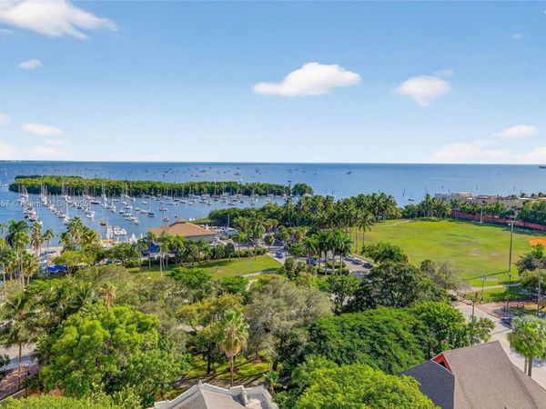 2889 Mcfarlane Rd, Unit 1001, Miami, FL 33133