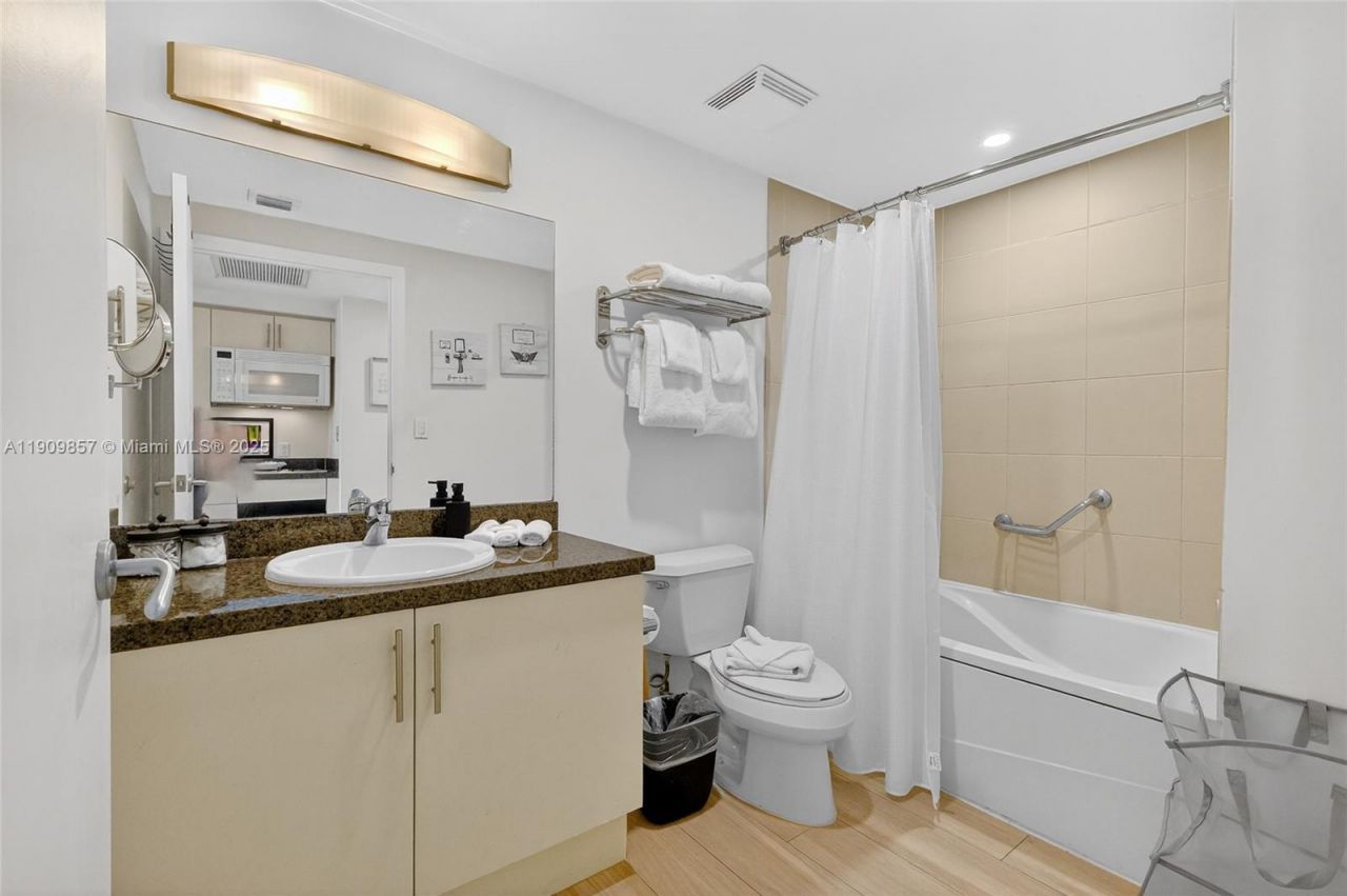 2889 Mcfarlane Rd, Unit 1001, Miami, FL 33133 Photo