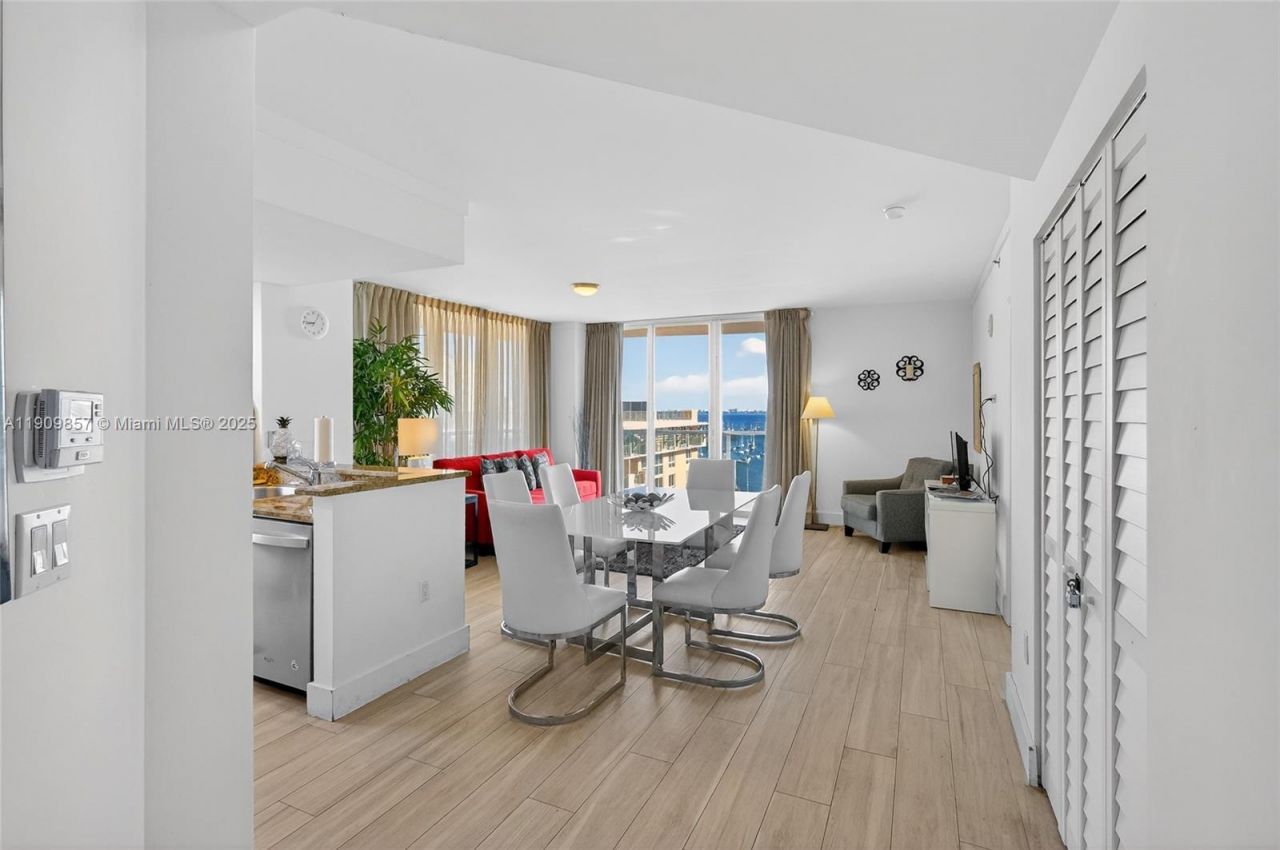 2889 Mcfarlane Rd, Unit 1001, Miami, FL 33133 Photo